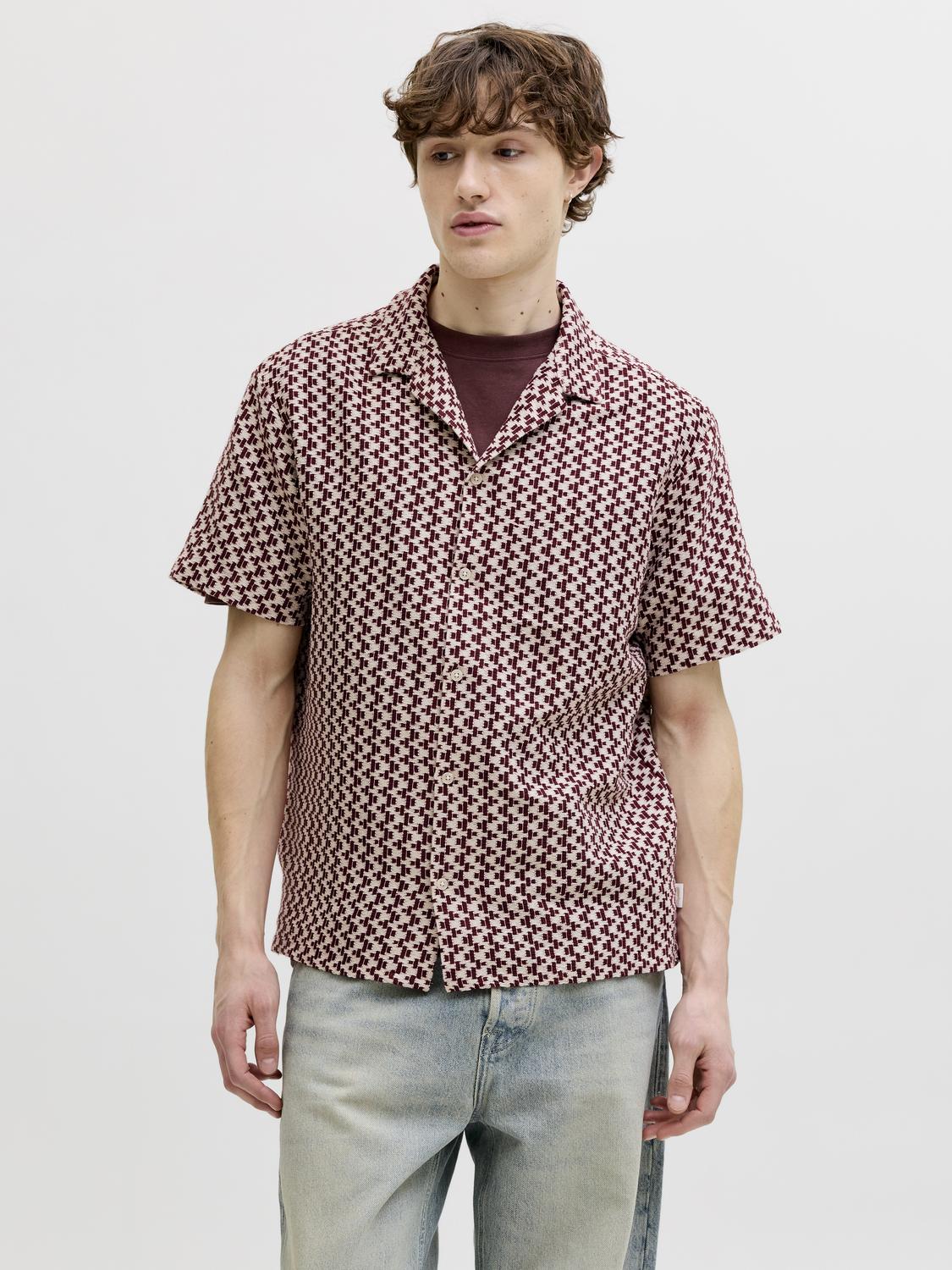 model_shot-front